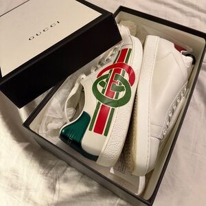 Gucci White Sneakers with Metallic Green Accent